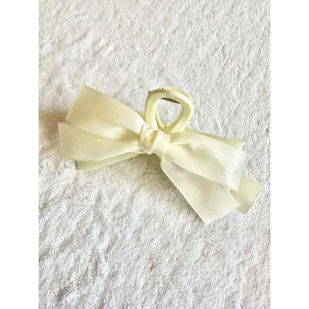 Off-white cream color bow hair claw 
